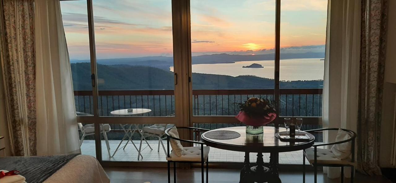 Belvedere Del Lago モンテフィアスコーネ エクステリア 写真